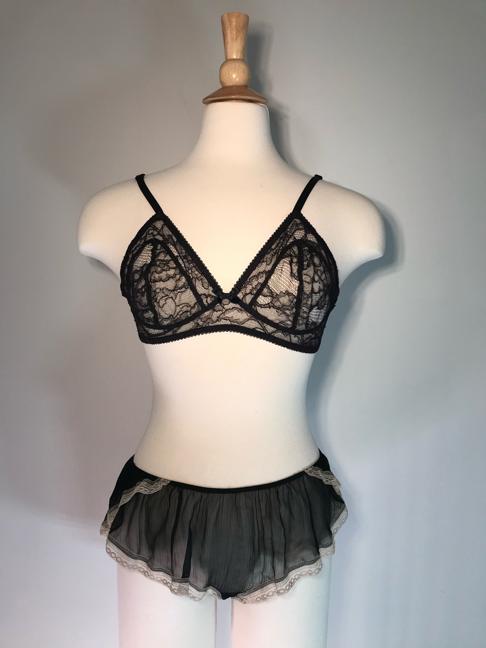 Vintage Kiki De Montparnasse
Le Reve Silk Chiffon Tap Short (S)